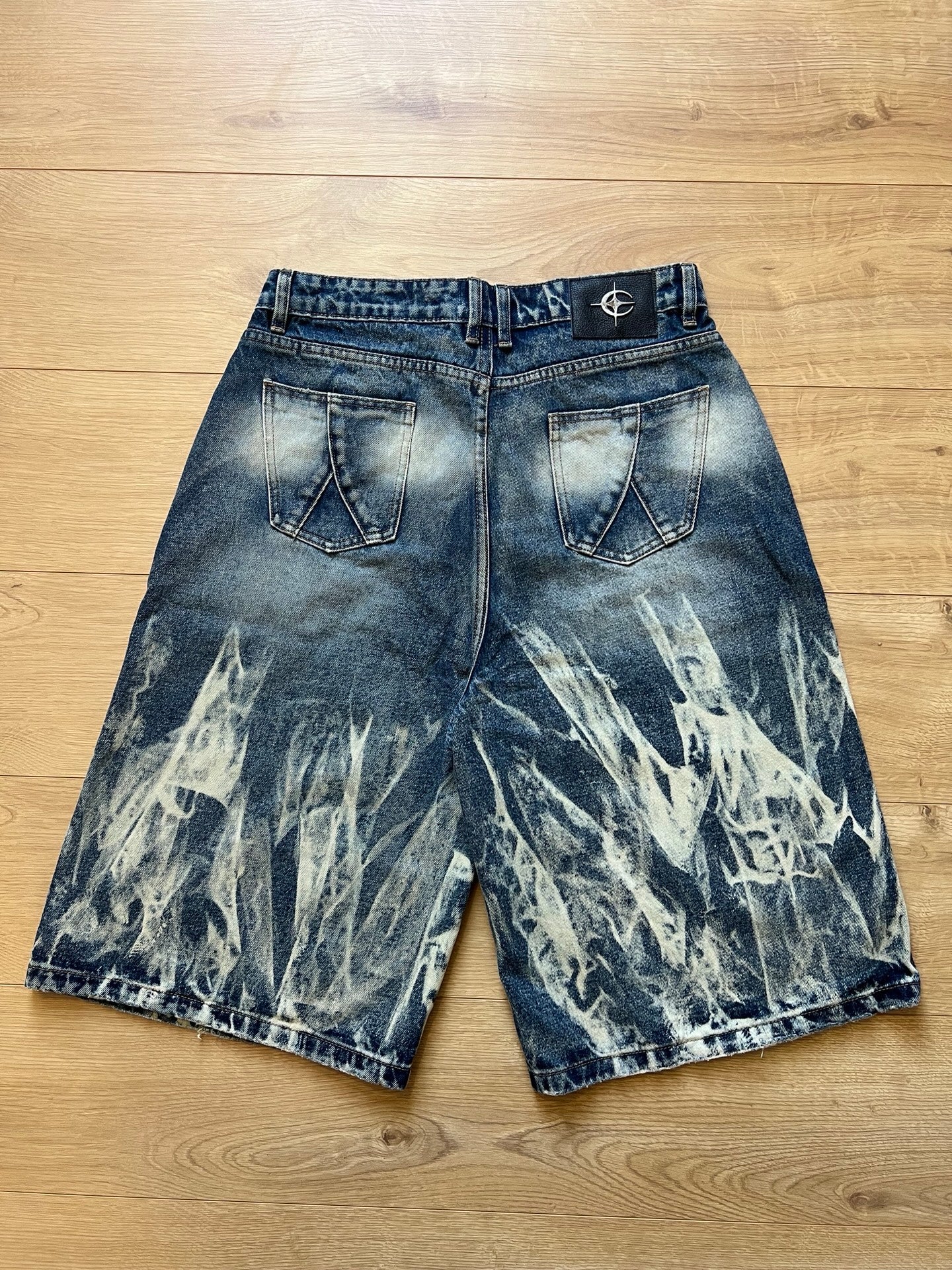 'Ion' Jorts